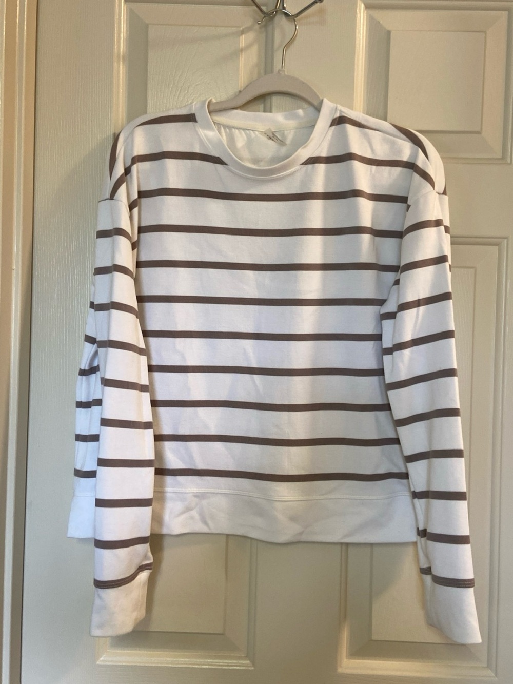 Danskin White Crew Neck Tee